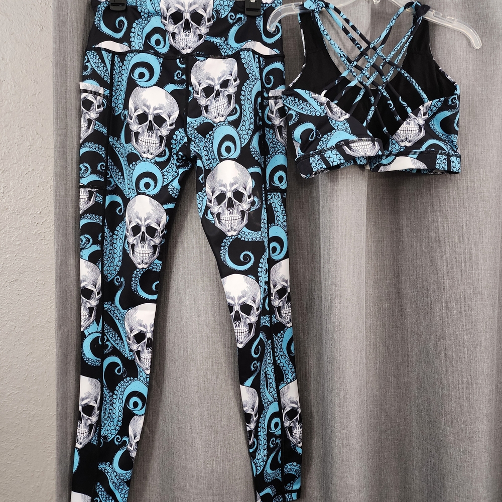 Constantly Varied Gear Skull and Tentacle Activewear - Picture 2 of 3